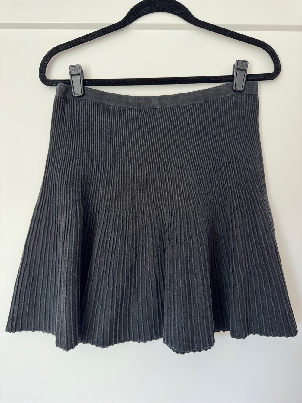 Black Ribbed Knit Dropped Waist Flared Skirt - Women - Picture 3 of 6